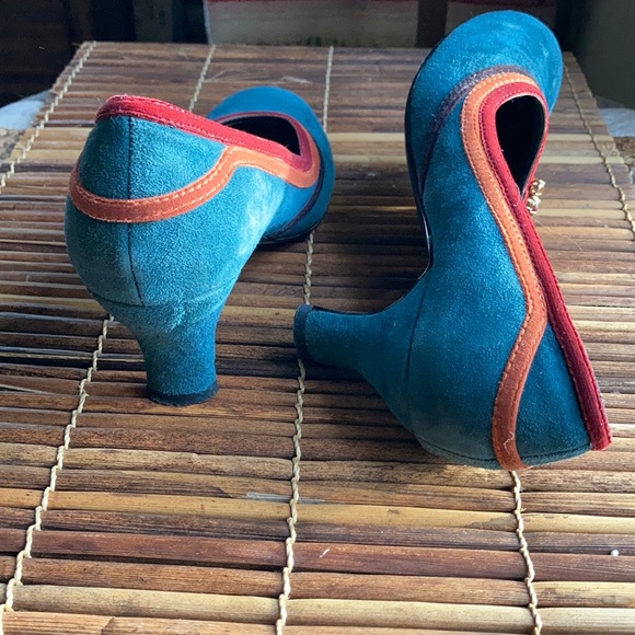 Suede Pumps - Picture 5 of 8